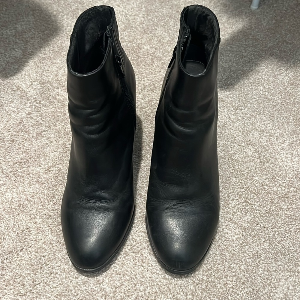 Seychelles black booties